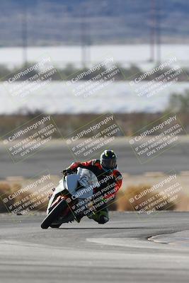 media/Nov-16-2025-Race Pace (Sun) [[8c5fa54630]]/Non Verified Riders (1st 20 Minutes)/1-Turn 14 (10am)/